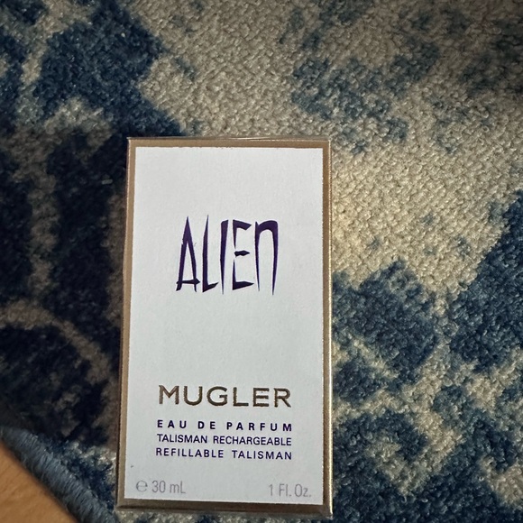 Mugler Alien Eau De Parfum - Picture 4 of 6